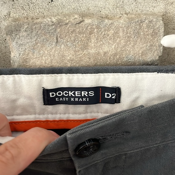 Dockers Gray Easy Khaki Pants Size 32x34 - Picture 2 of 13